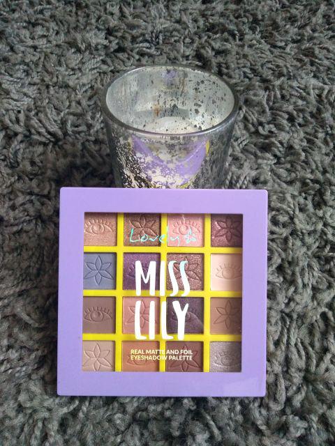 Paleta cieni Miss Lily