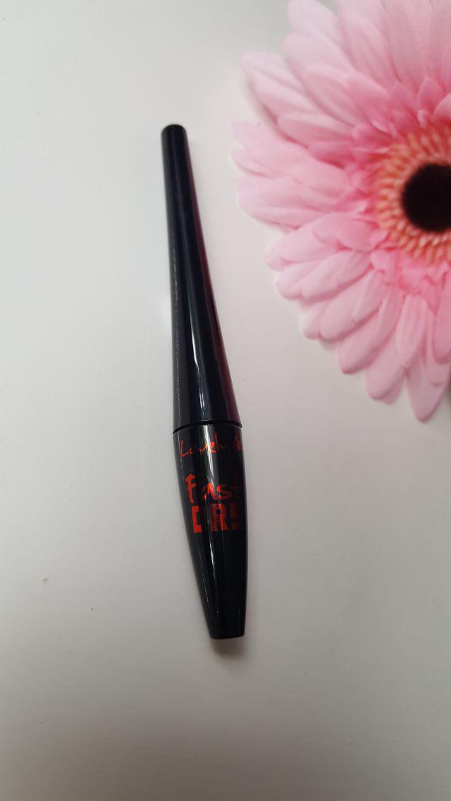 Lovely Fast Dry, Eyeliner do kresek, Black