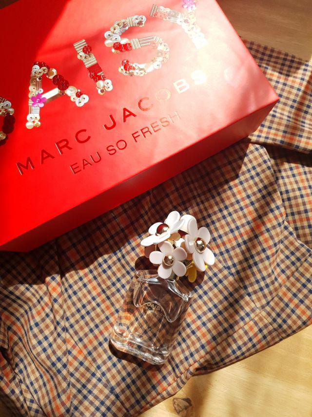 perfumy Daisy Eau So Fresh 