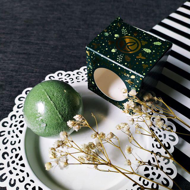 Yves Rocher Kula do kąpieli, Pomarańcza i cedr, Edycja Świąteczna