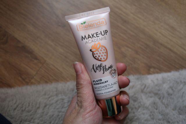 Bielenda Make-Up Academie, Vege Flumi, Fluid do twarzy, Mineralny, nr 01