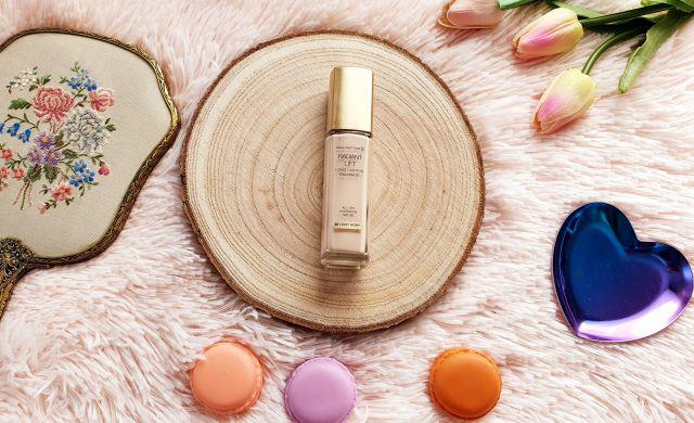 Max Factor Radiant Lift, Long Lasting Rdiance, Podkład do twarzy, 40 Light Ivory