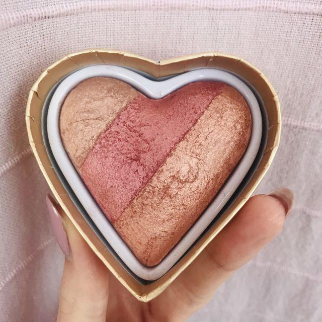 Makeup Revolution I Heart Makeup, Róż do policzków, Blushing Hearts