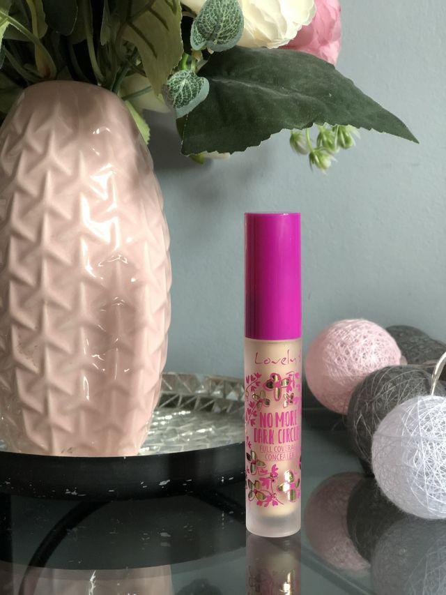 korektor pod oczy lovely