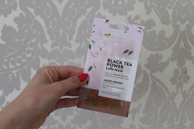 Bielenda Black Tea Power, Maseczka do twarzy, Moist-Boost, Nawilżająca, Z delikatnym peelingiem luffa