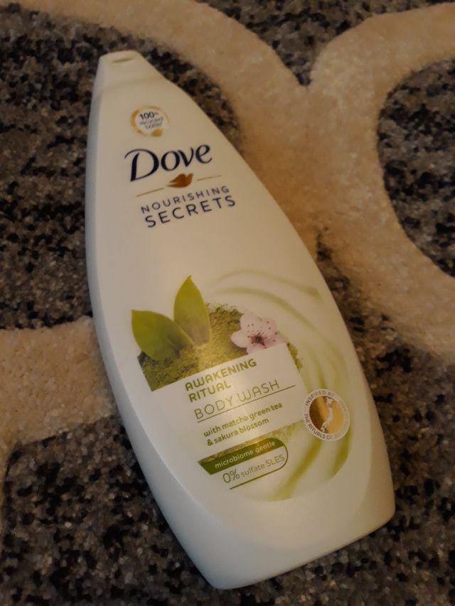 Dove Nourishing Secrets, Żel pod prysznic, Matcha Green Tea & Sakura Blossom