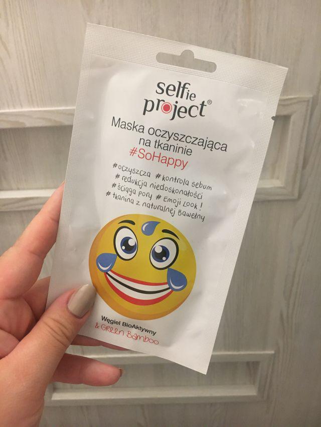 Maseczka emoji na tkaninie 