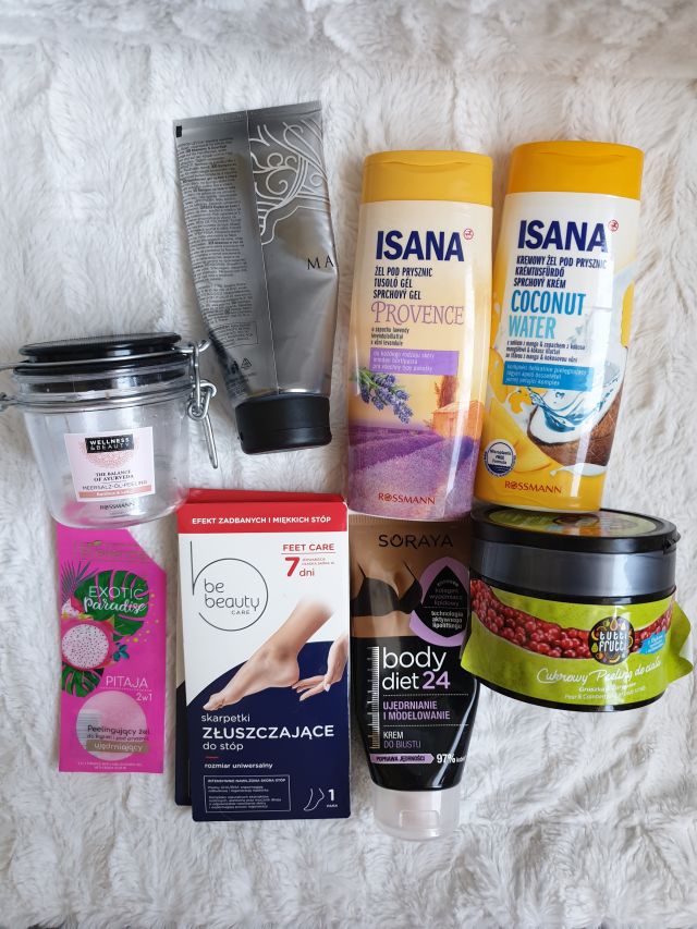 akcja denkowanie! grudzień - kosmetyki w świątecznych opakowaniach i świątecznych kolorach 🎄❄️⛄🎀🎁🎅