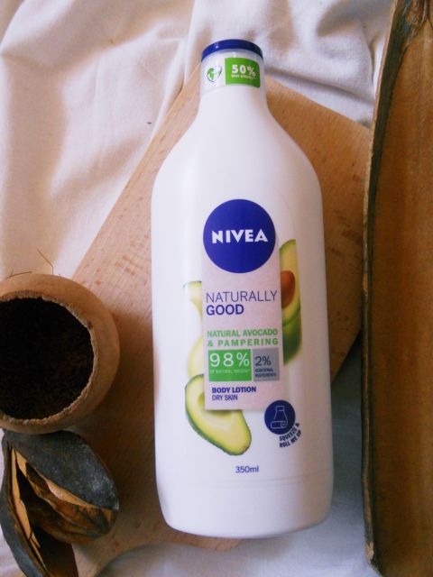 Nivea Naturally Good, Balsam do ciała, Rozpieszczający, Natural Avocado, Skóra sucha