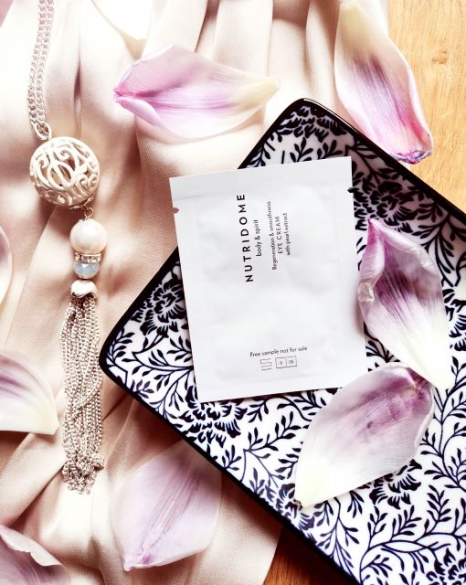 Nutridome Regeneracja i wygładzenie, Krem pod oczy, Z ekstraktem z pereł