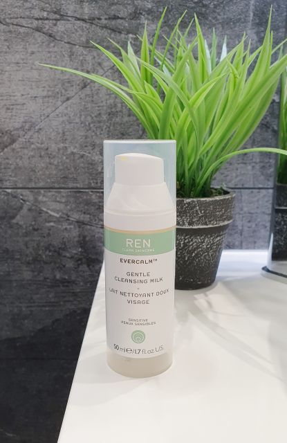 REN Clean Skincare Mleczko do oczyszczania twarzy, Evercalm, Gentle Cleansing Milk