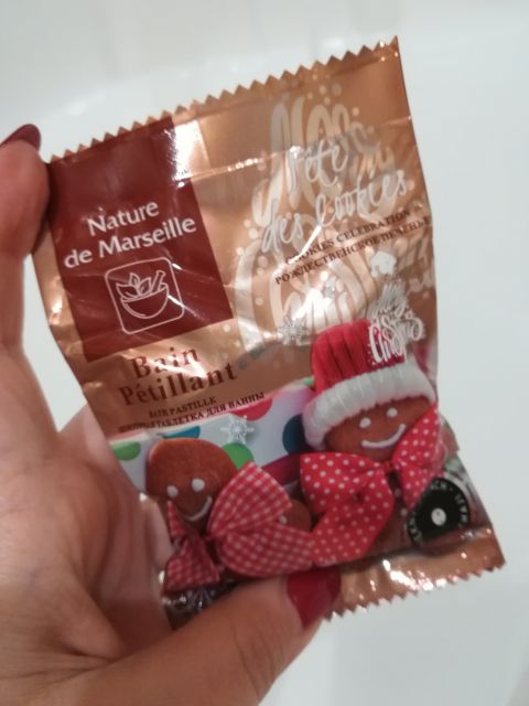 Nature de Marseille Pastylka do kąpieli, Musująca, Świąteczne ciasteczka