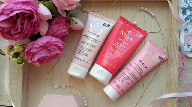 Kuracja HAND.lab Miya Cosmetics Regenerujące serum do dłoni z prebiotykami 2%