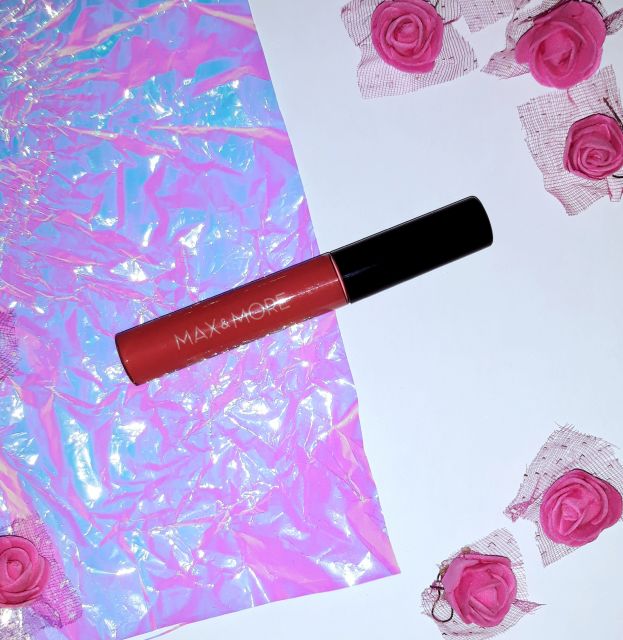 Matowa pomadka max&more