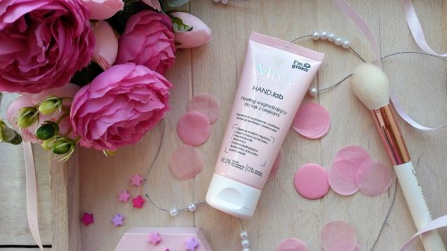 HAND.lab Peeling wygładzający do rak z olejkami Miya Cosmetics