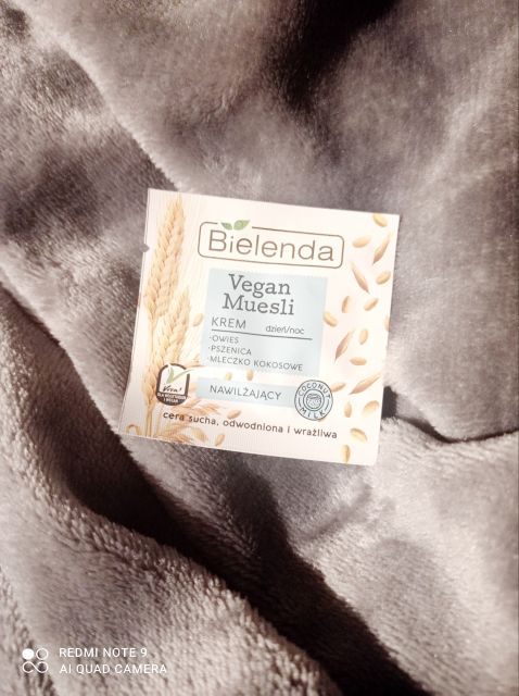 Bielenda Vegan Muesli, Krem do twarzy, Nawilżający, Na dzień i na noc