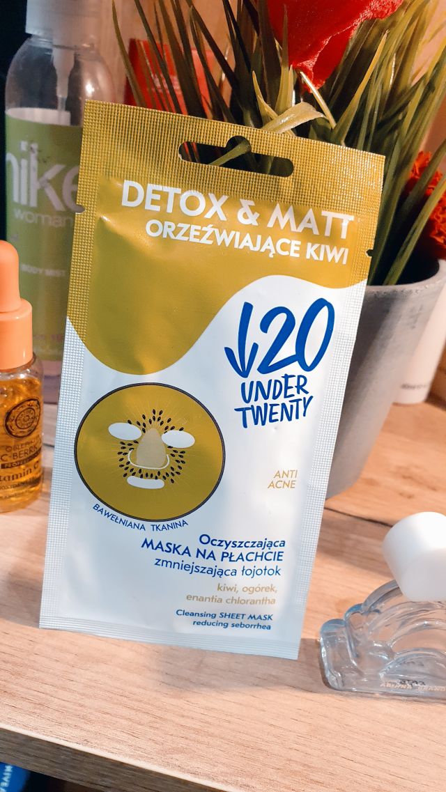 Under Twenty Anti Acne, Maska do twarzy na płacie, Oczyszczająca, Orzeźwiające kiwi