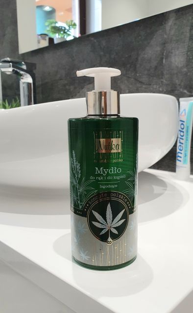 akcja denkowanie! grudzień - kosmetyki w świątecznych opakowaniach i świątecznych kolorach 🎄❄️⛄🎀🎁🎅