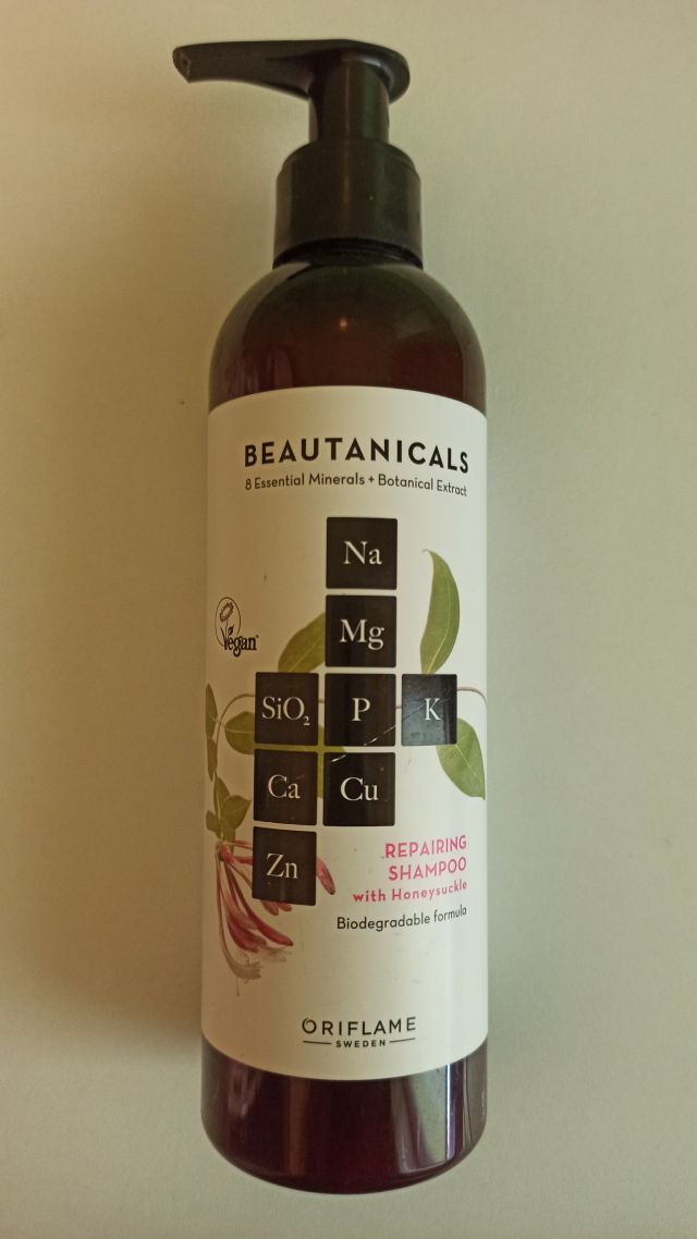 Oriflame Beautanicals, Szampon do włosów, Naprawczy