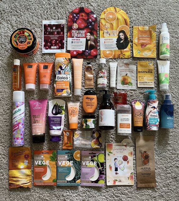 akcja denkowanie! grudzień - kosmetyki w świątecznych opakowaniach i świątecznych kolorach 🎄❄️⛄🎀🎁🎅