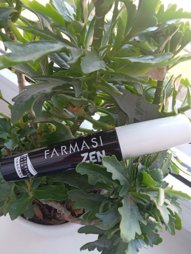 Farmasi, Zen, tusz do rzęs, Black, 8ml