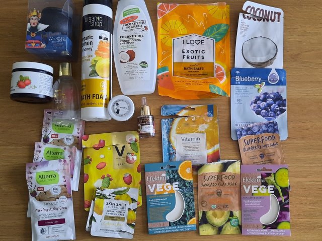 akcja denkowanie! grudzień - kosmetyki w świątecznych opakowaniach i świątecznych kolorach 🎄❄️⛄🎀🎁🎅