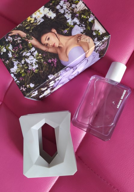 Ariana Grande Woda perfumowana, God is a Woman EDP