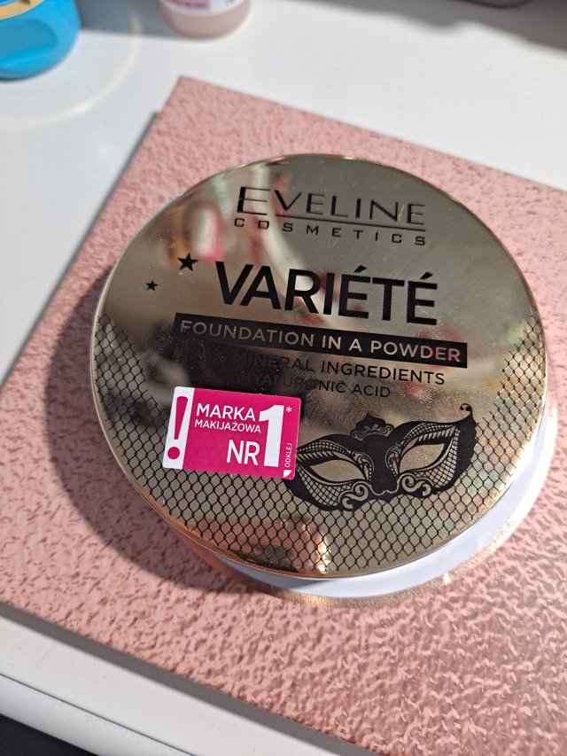 Eveline Variété, podkład mineralny do twarzy w pudrze nr 02 Natural