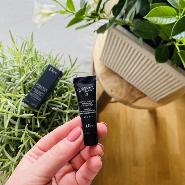 Dior Forever Skin Glow, Podkład do twarzy, Rozświetlający, 1N