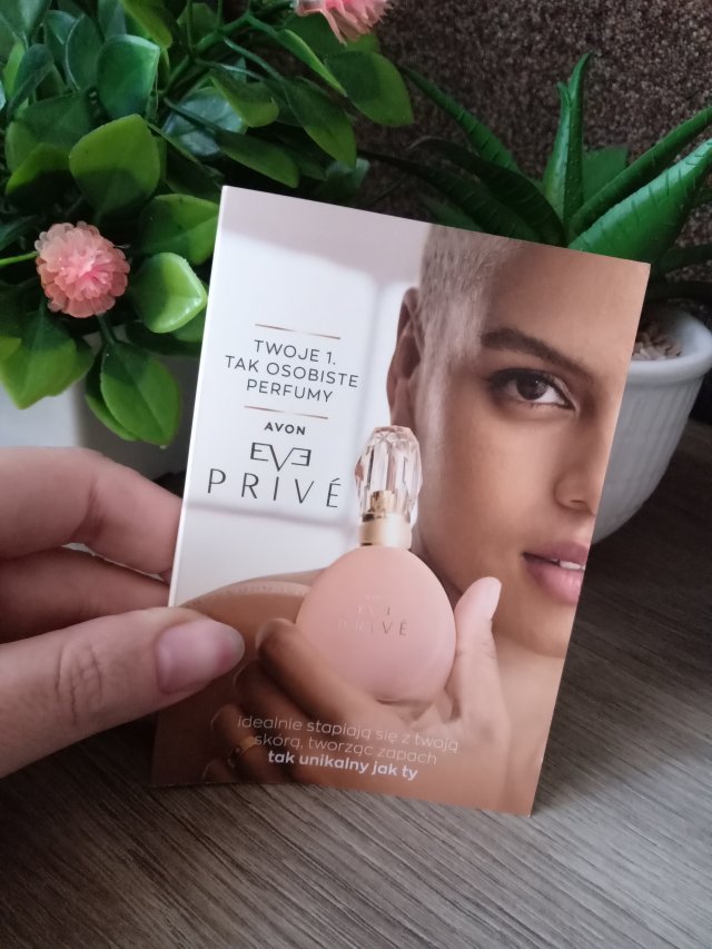Avon, Eve Privé, woda perfumowana, próbka 