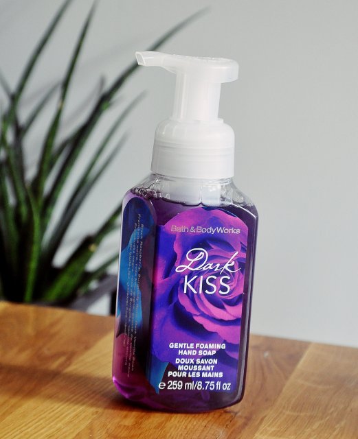 Bath & Body Works Mydło w piance, Dark Kiss