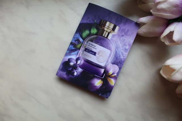 Avon Woda perfumowana, Artistique, Iris Fetiche EDP