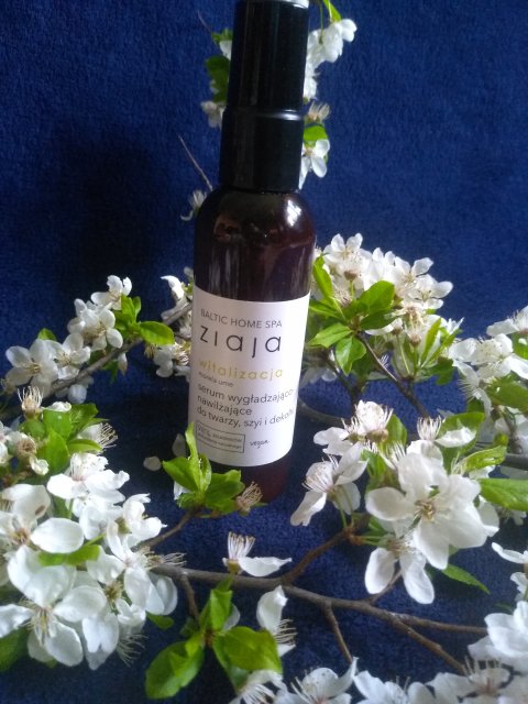 Ziaja Baltic Home Spa, Witalizacja, Serum do twarzy, szyi i dekoltu, Wygładzająco-nawilżające, Morela Ume