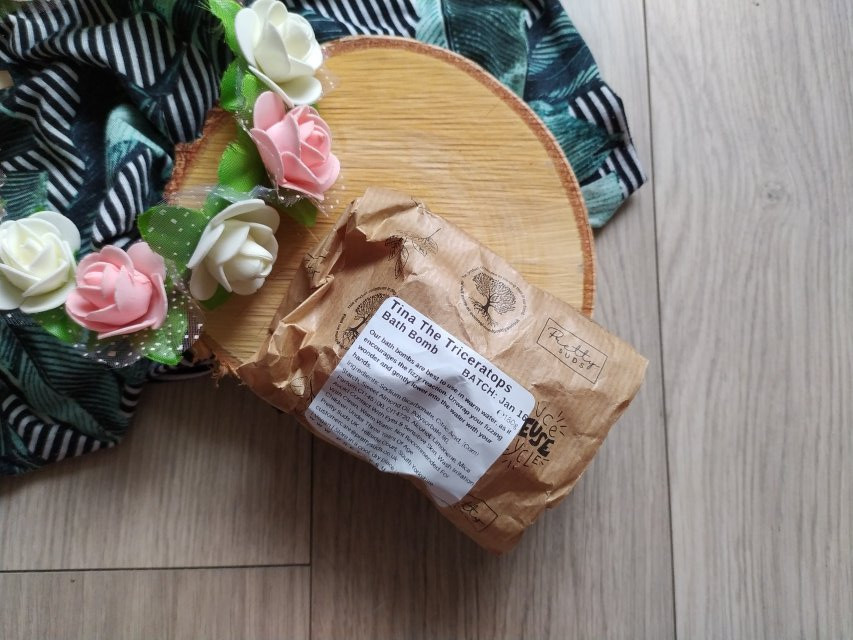 tina the triceratops pretty suds kula do kapieli