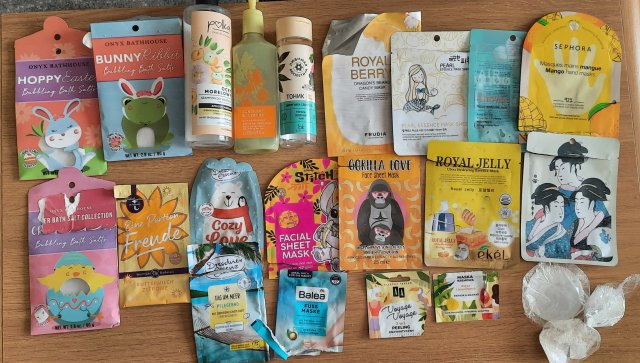 akcja denkowanie! grudzień - kosmetyki w świątecznych opakowaniach i świątecznych kolorach 🎄❄️⛄🎀🎁🎅