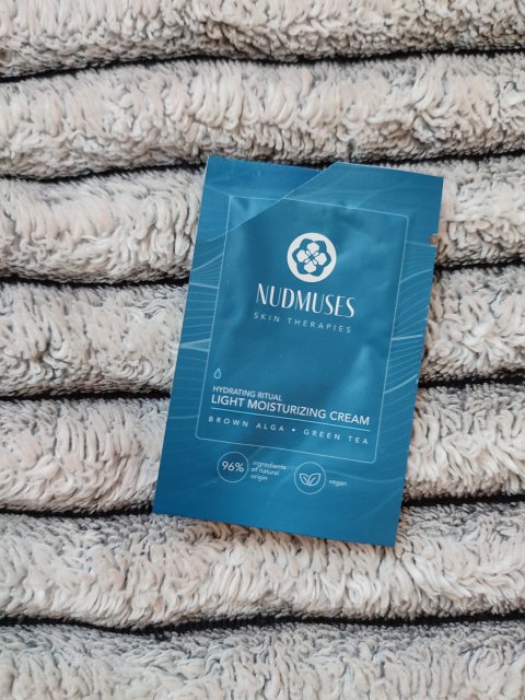 akcja denkowanie! grudzień - kosmetyki w świątecznych opakowaniach i świątecznych kolorach 🎄❄️⛄🎀🎁🎅