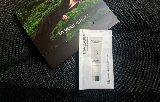 Madara Cosmetics Olejek do demakijażu, Melting Cleansing Oil, Nourishing Lipids