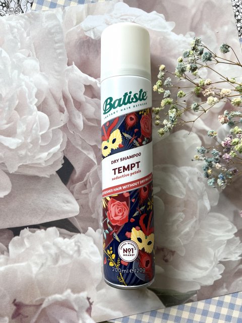 Batiste Suchy szampon do włosów, Seductive Petals Tempt