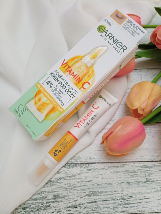 Garnier Skin Naturals, Vitamin C, Krem pod oczy, 4% Niacynamid, kofeina, witamina Cg, puder bananowy, Rozświetlający 