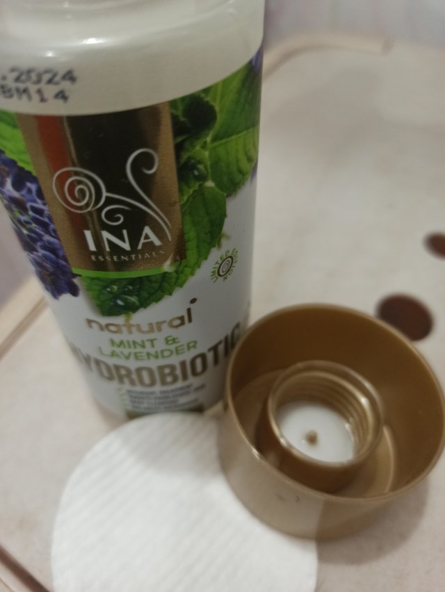 InaEssentials Woda lawendowa, Organiczna 