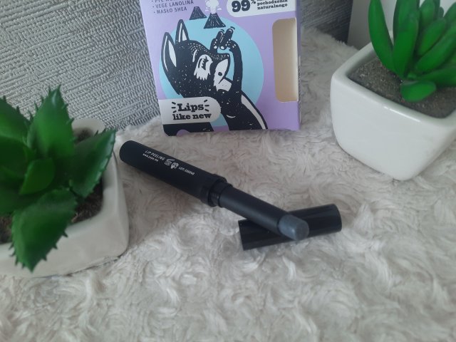 YOPE Lana V, Wygładzajacy peeling do ust 