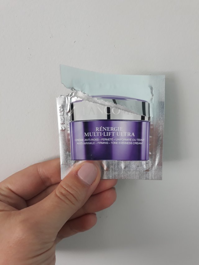 akcja denkowanie! grudzień - kosmetyki w świątecznych opakowaniach i świątecznych kolorach 🎄❄️⛄🎀🎁🎅