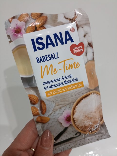 Isana Sól do kąpieli, Me-Time, Zapach migdałów i ekstrakt z białej herbaty