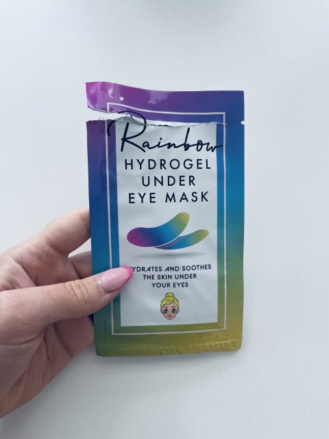 akcja denkowanie! grudzień - kosmetyki w świątecznych opakowaniach i świątecznych kolorach 🎄❄️⛄🎀🎁🎅