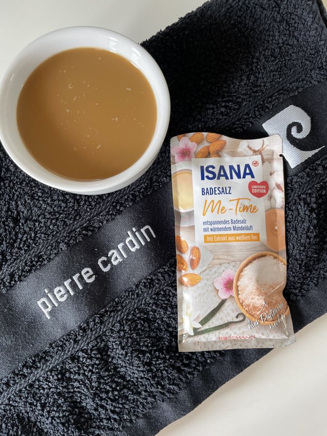 Me Time sól do kąpieli Isana