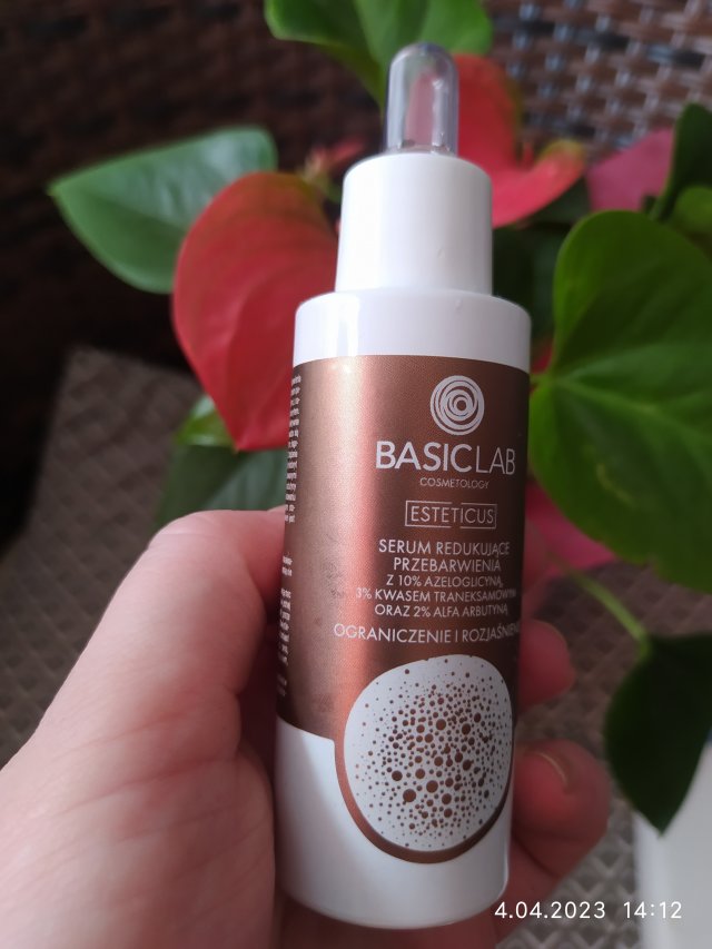 BasicLab Dermocosmetics Esteticus, Serum do twarzy, Redukujące przebarwienia, Ograniczenie i Rozjaśnienie