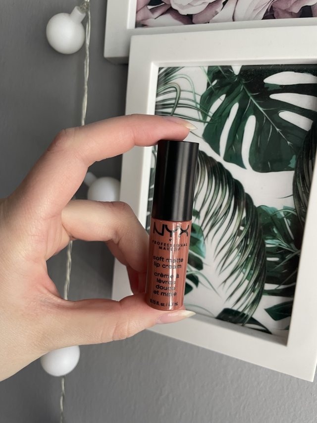 NYX Soft Matte Lip Cream, Pomadka do ust w płynie, Kolor Leon