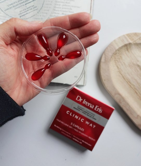 Dr Irena Eris Clinic Way, Dermokapsułki rewitalizujące
