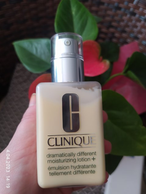 Clinique Dramatically Different Moisturizing Lotion+, Emulsja do twarzy, Nawilżająca