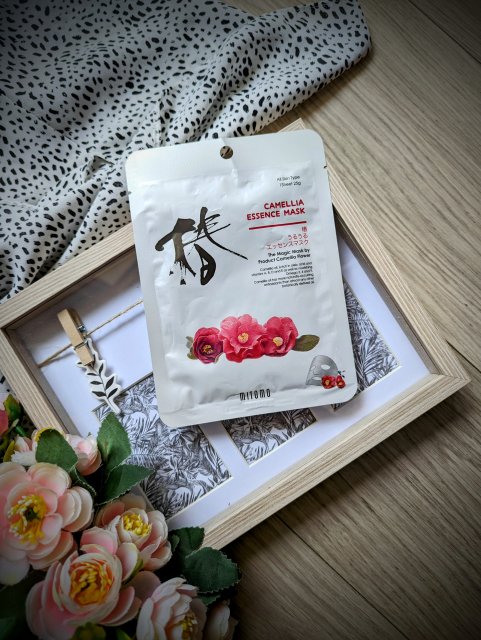 Mitomo Maska do twarzy w płacie, Camellia Essence Mask